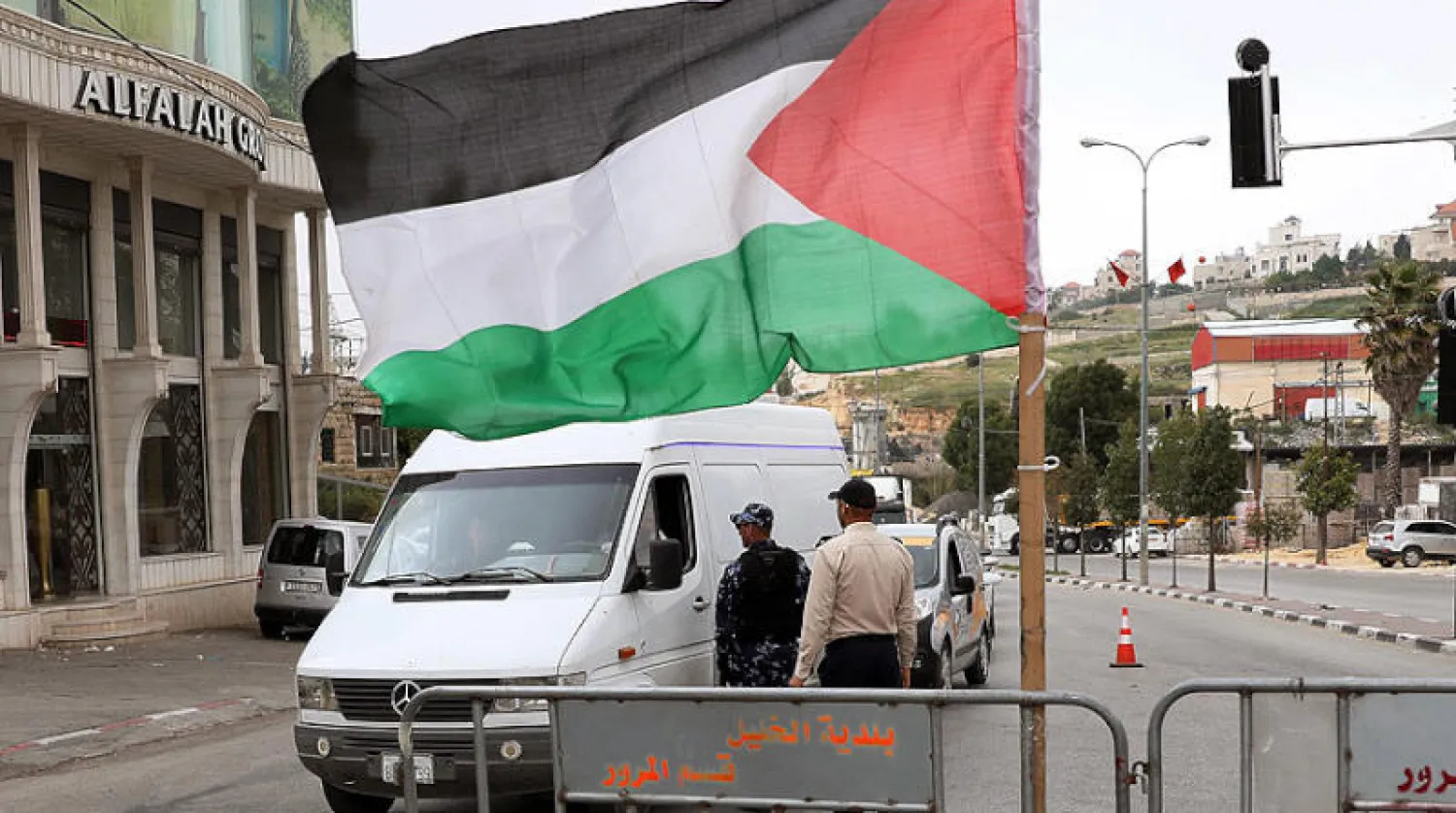 الاتحاد الأوروبي يساهم بدفع رواتب السلطة