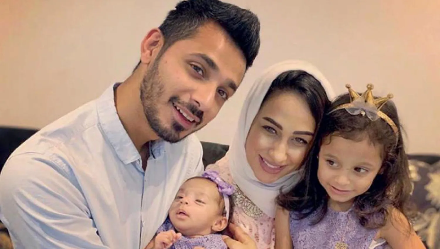 مريم الشهابي مع زوجها وطفليها