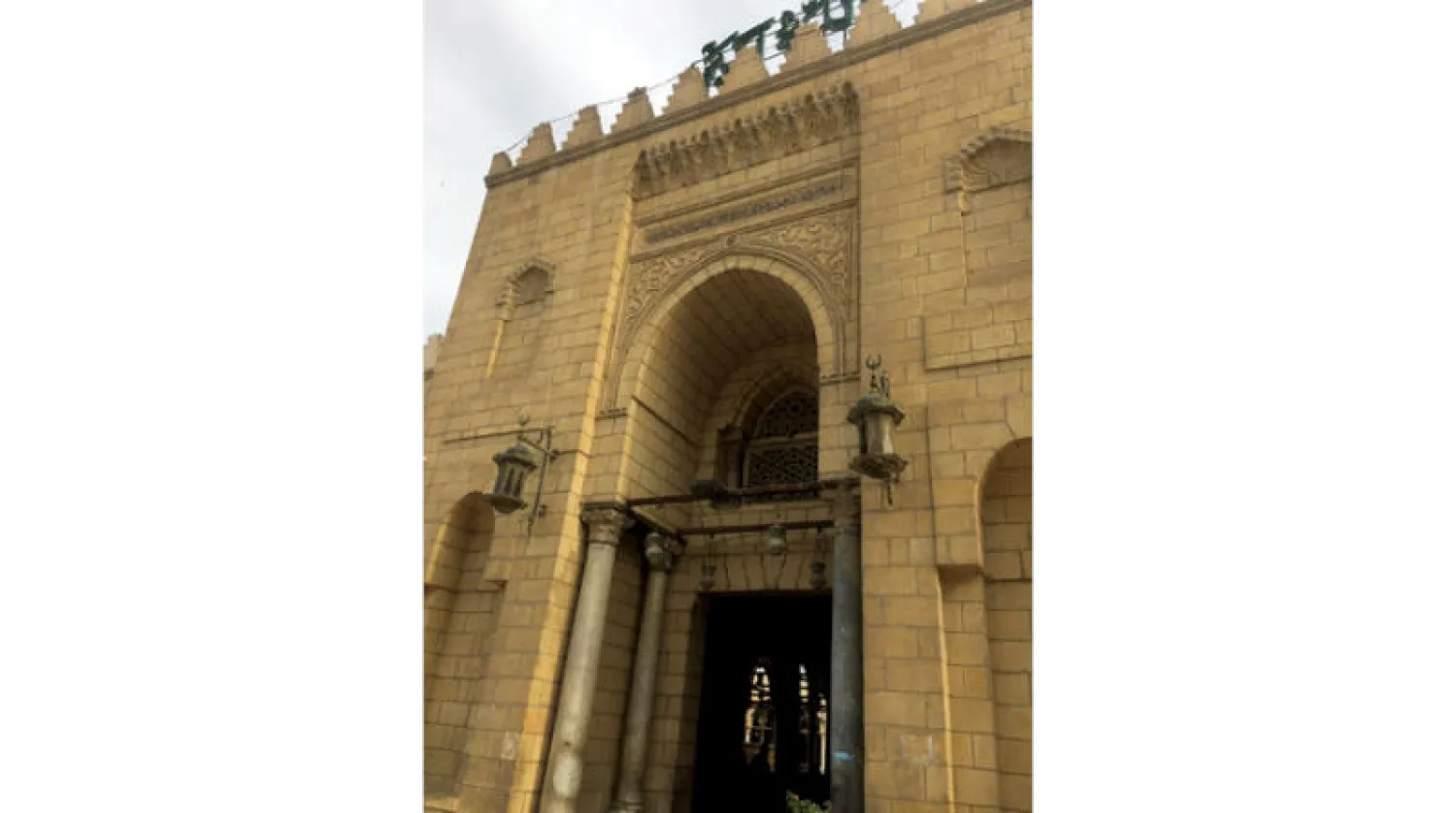 مسجد عمرو بن العاص بالقاهرة يستعيد جانباً من روحانيات رمضان