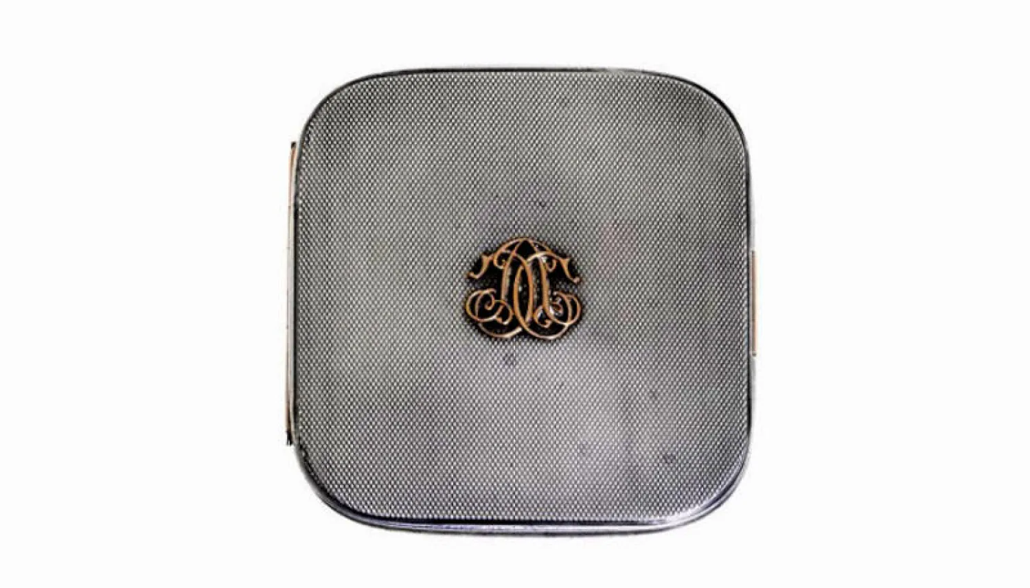 علبة سجائر تشرشل (سوذبيز)