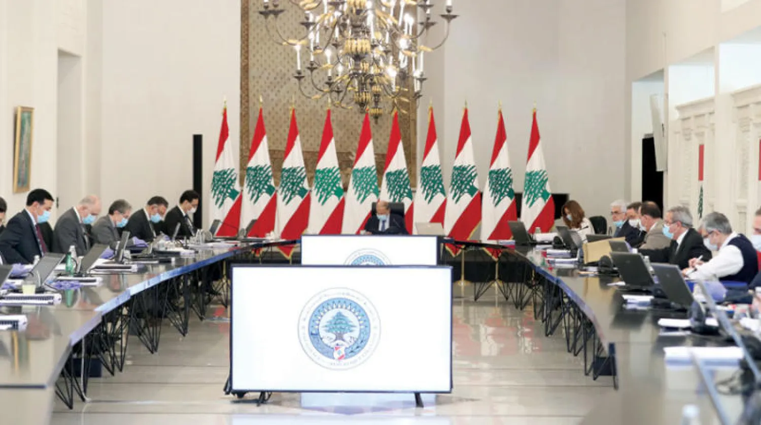 من جلسة مجلس الوزراء اللبناني أمس (دالاتي ونهرا)