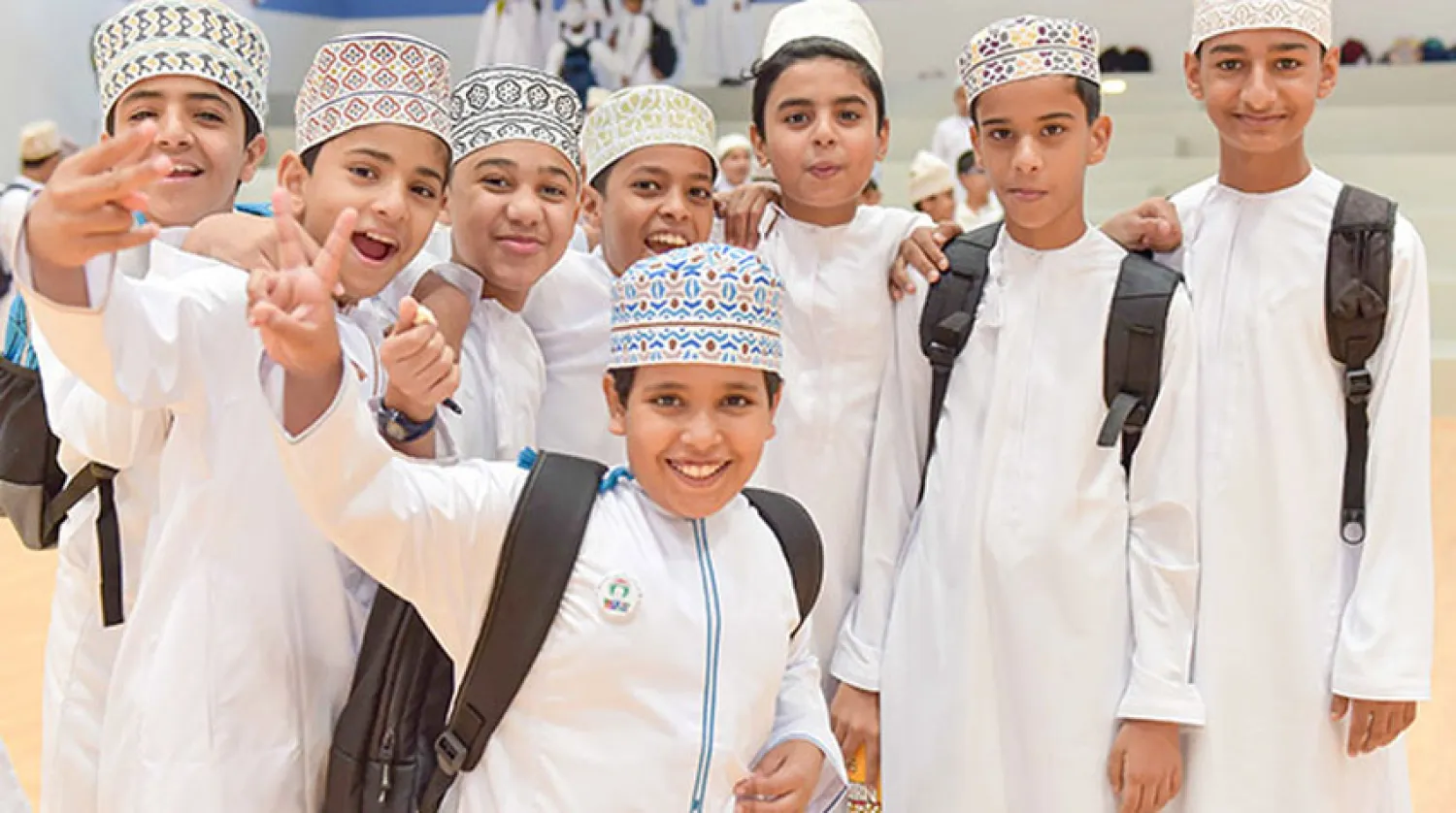 طلاب  عُمانيون