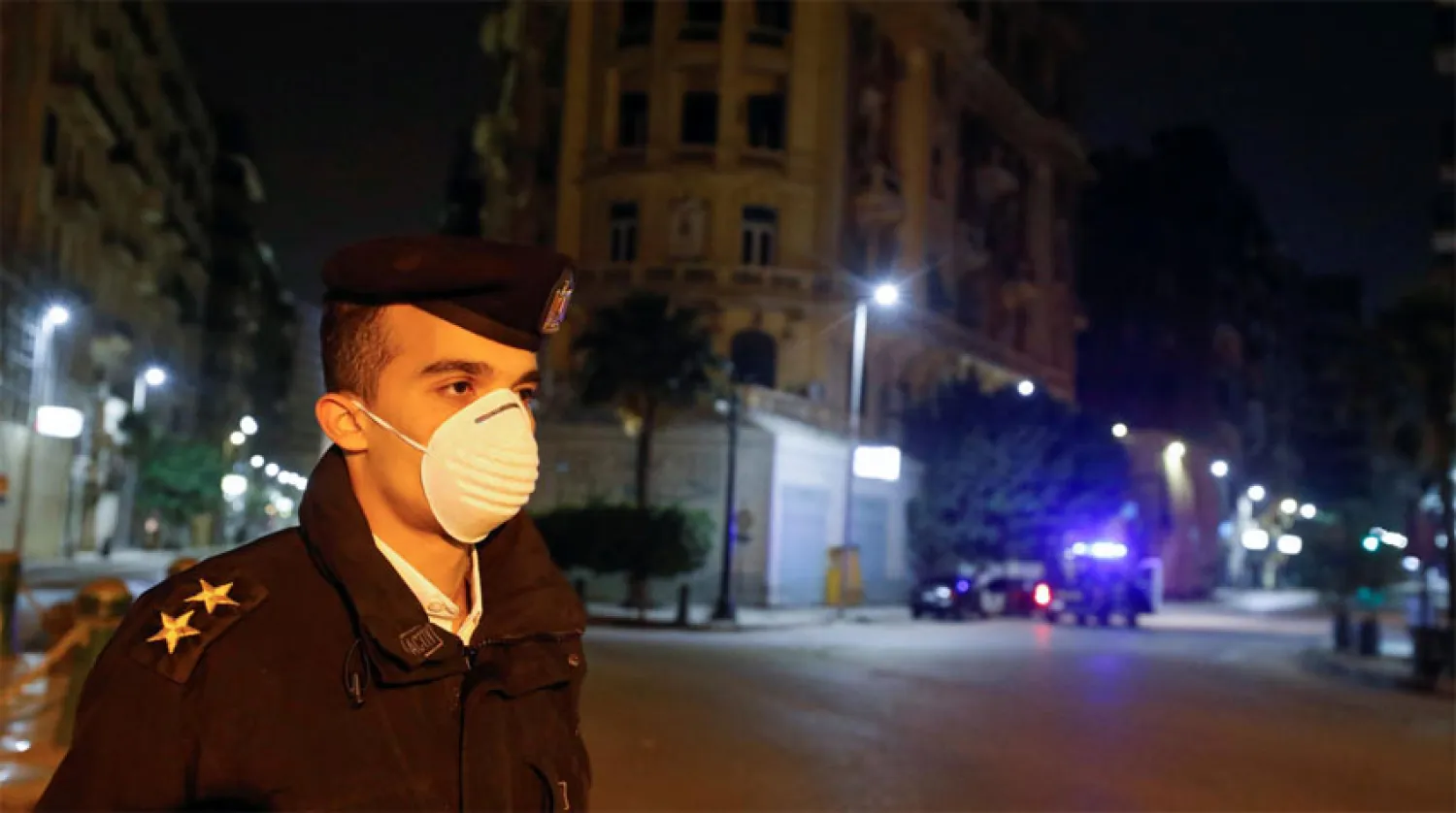 الجائحة تحكم قبضة الأمن المصري على الشارع