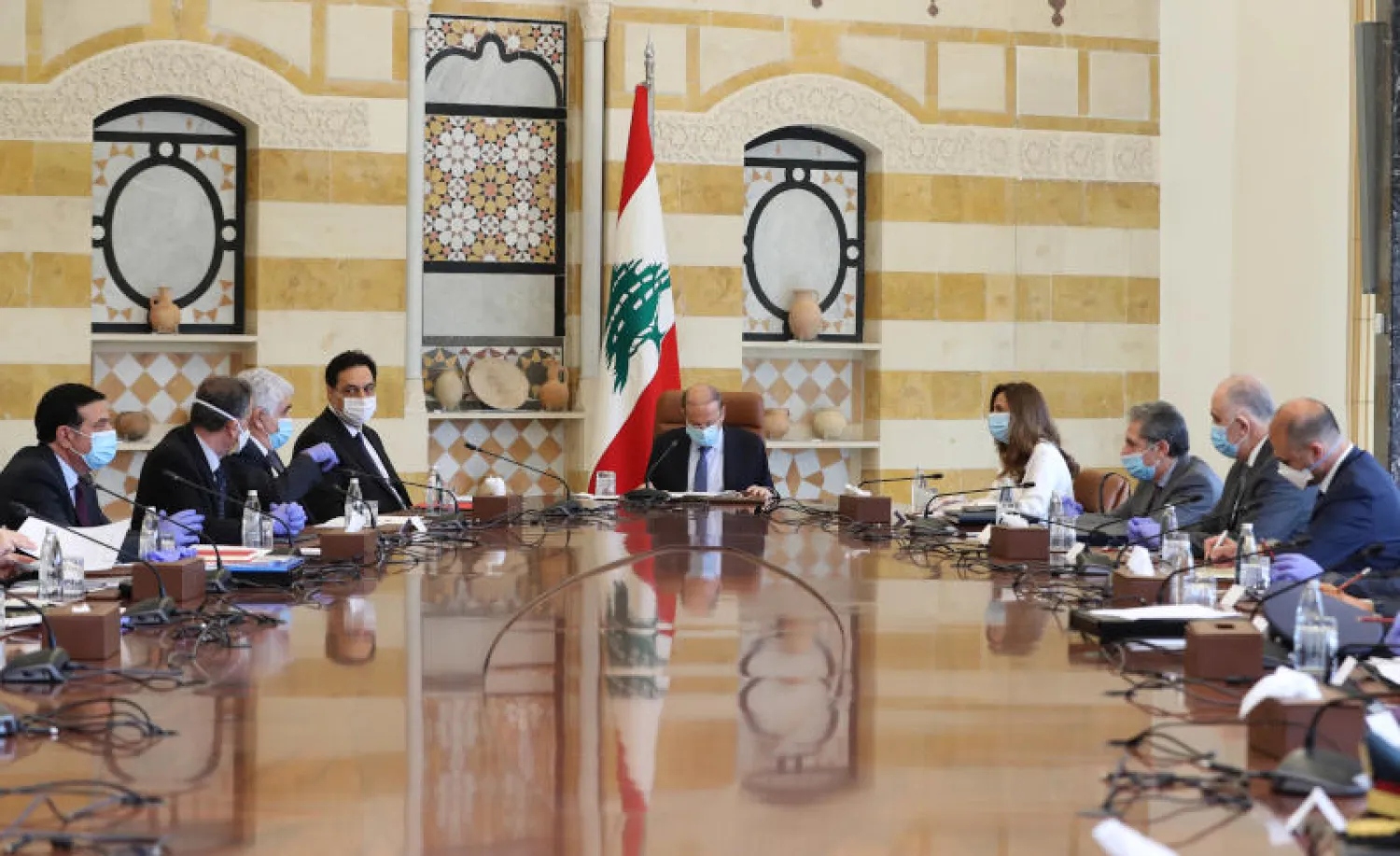 الرئيس اللبناني ميشال عون يترأس اجتماعاً للمجلس الأعلى للدفاع بالقصر الرئاسي في بعبدا (د.ب.أ)