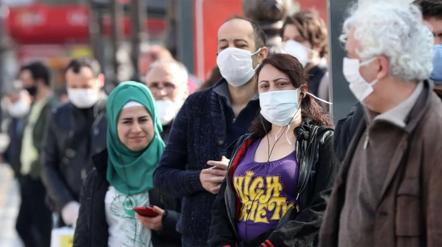 تركيا تخفف التدابير رغم زيادة الإصابات