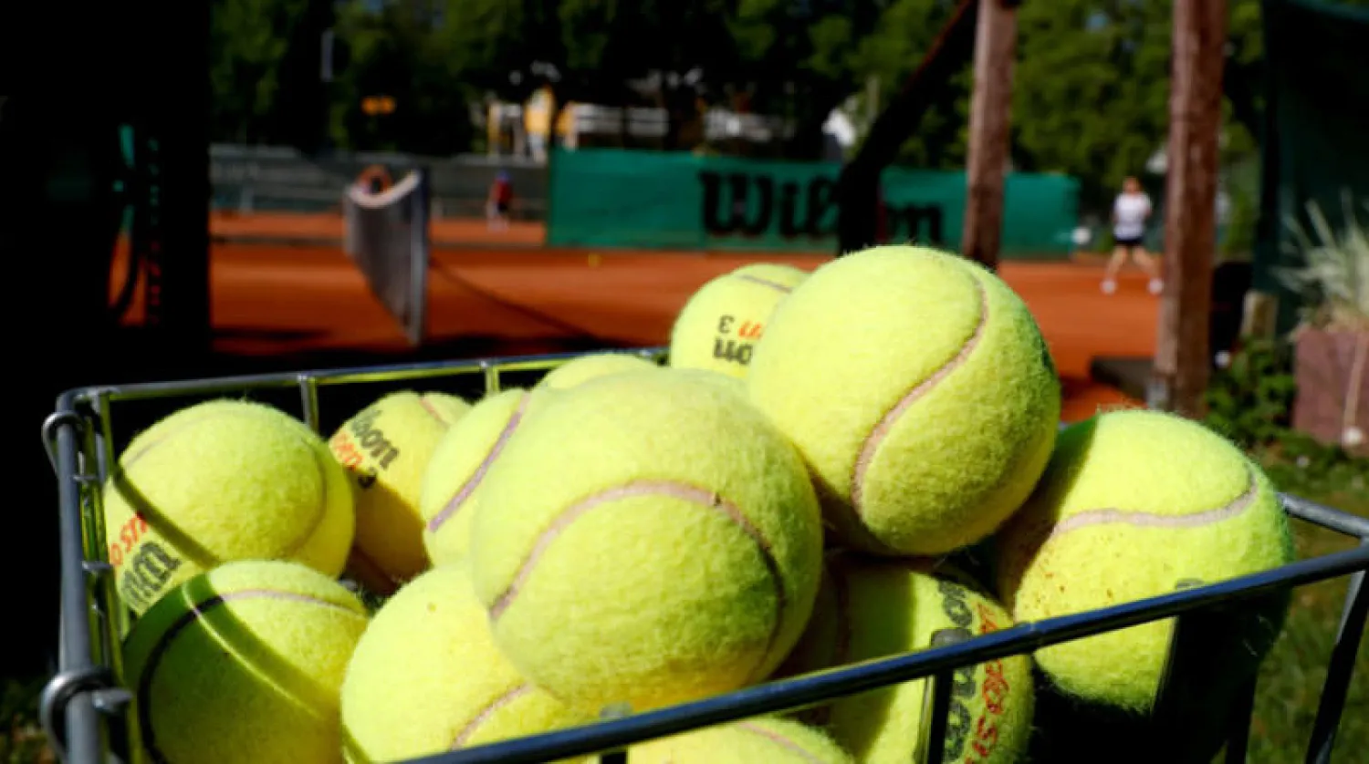 موسم بطولات التنس في مهب الريح (رويترز)
