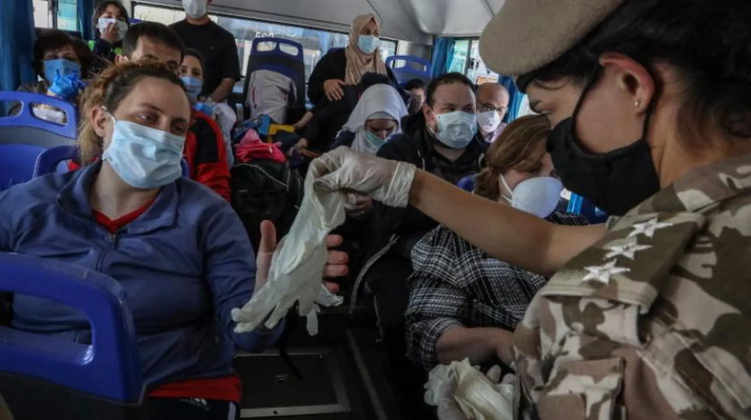 Lübnan'daki ABD vatandaşları, ülkelerine dönmek için bekliyor (EPA)