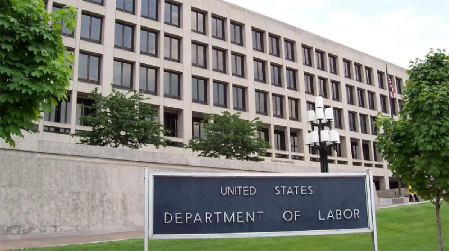 20.5 مليون أميركي خسروا وظائفهم في أبريل