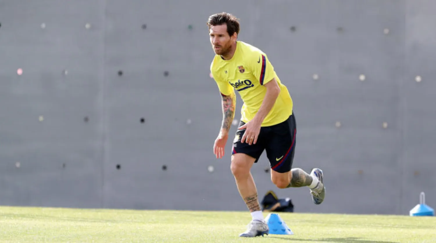 ميسي قاد استئناف برشلونة تدريباته أمس (أ.ف.ب)