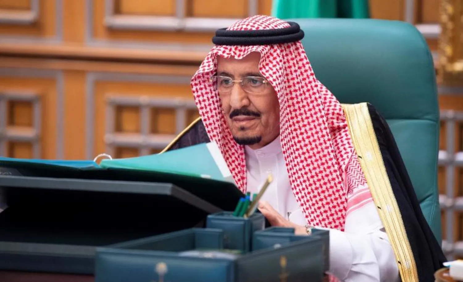 خادم الحرمين الشريفين الملك سلمان بن عبد العزيز مترئساً جلسة سابقة لمجلس الوزراء عبر الاتصال المرئي (واس)