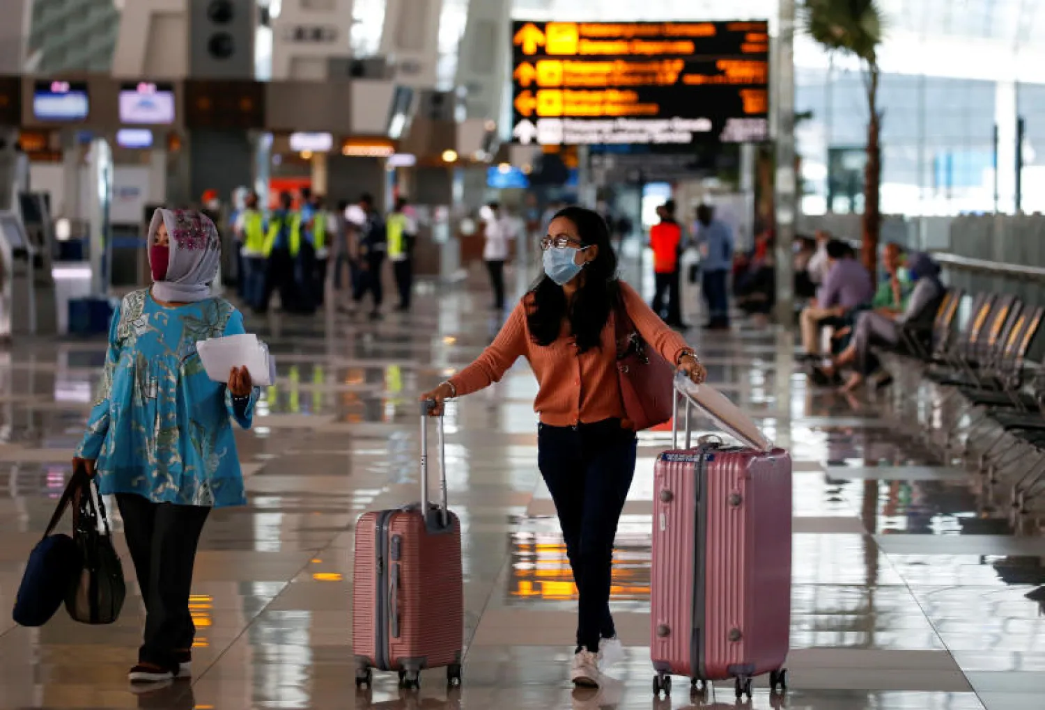 صورة من داخل مطار تانغيرانغ قرب العاصمة الأندونيسية جاكرتا (رويترز)