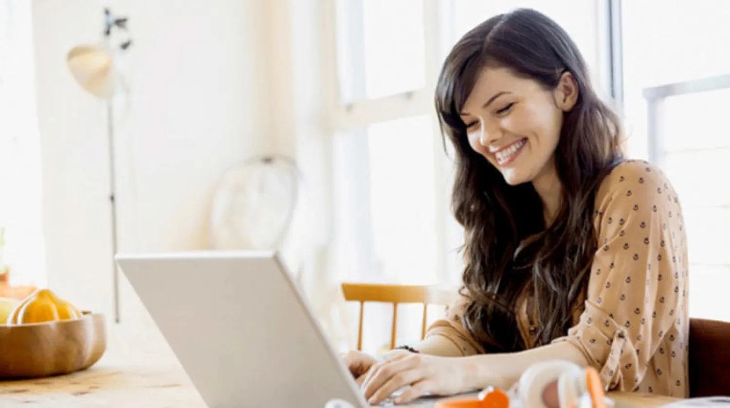 تجربة العمل عن بُعد تقسم اللبنانيين بين متحمس ومشكك