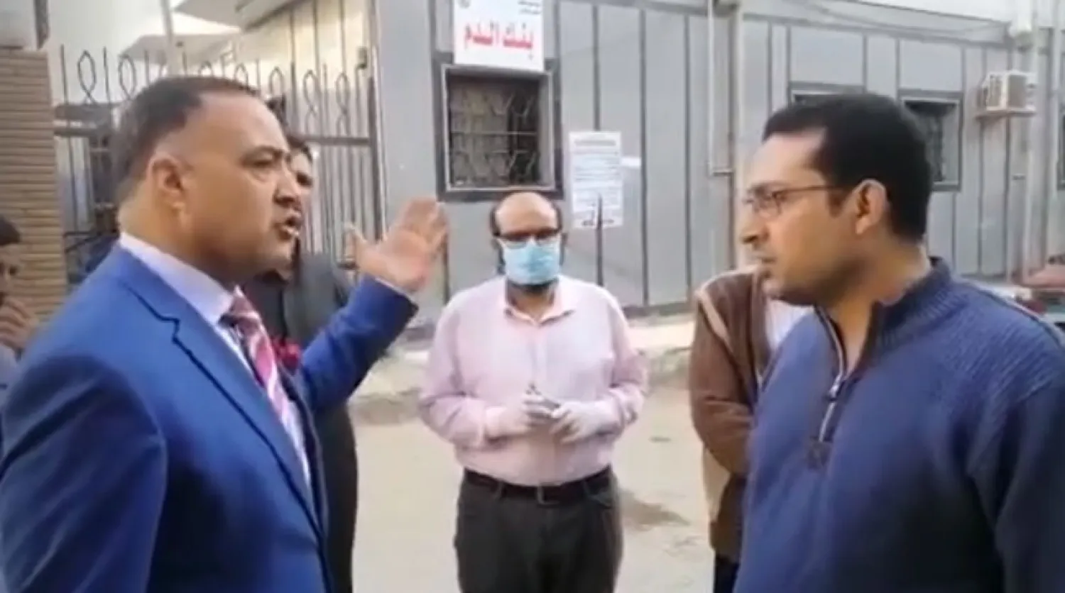 جانب من الفيديو الذي أثار أزمة بين النائب إلهامي عجينة (على يسار الصورة) والأطباء