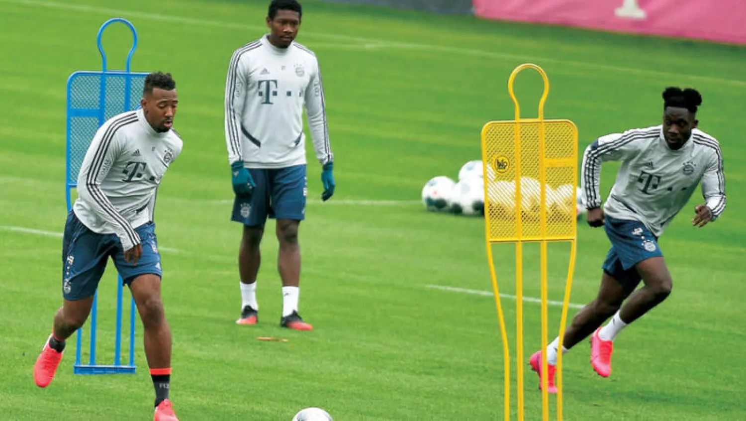 لاعبو بايرن ميونيخ متحفزون لاستئناف الدوري (إ.ب.أ)