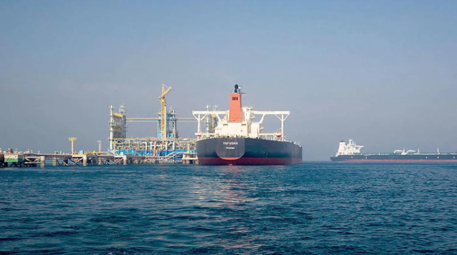 السعودية وروسيا تلتزمان بتسريع توازن الأسواق النفطية (الشرق الأوسط)