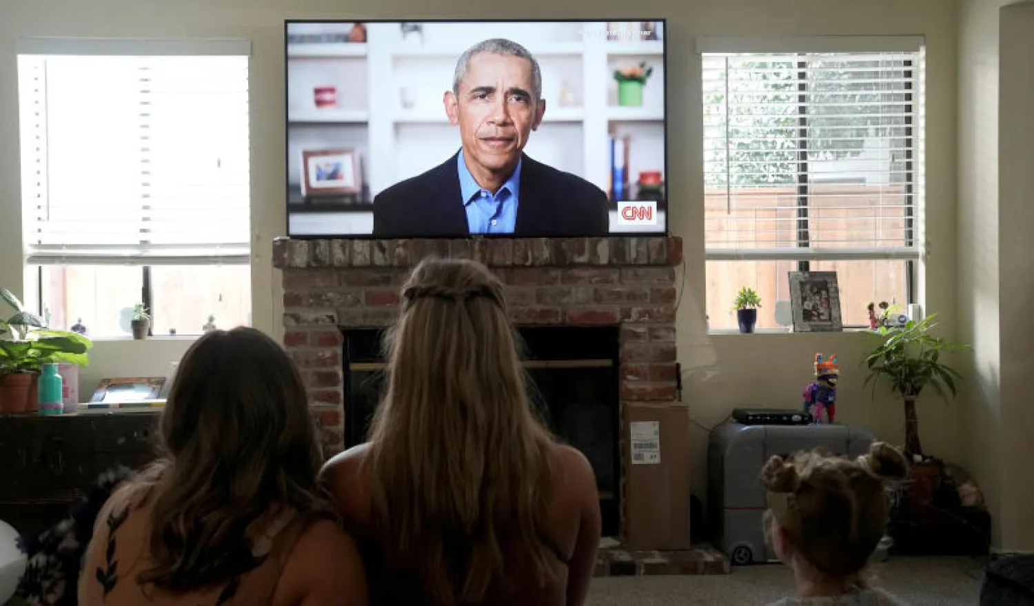 الرئيس الأميركي السابق باراك أوباما يخاطب الطلاب في حفل تخرج افتراضي (رويترز)