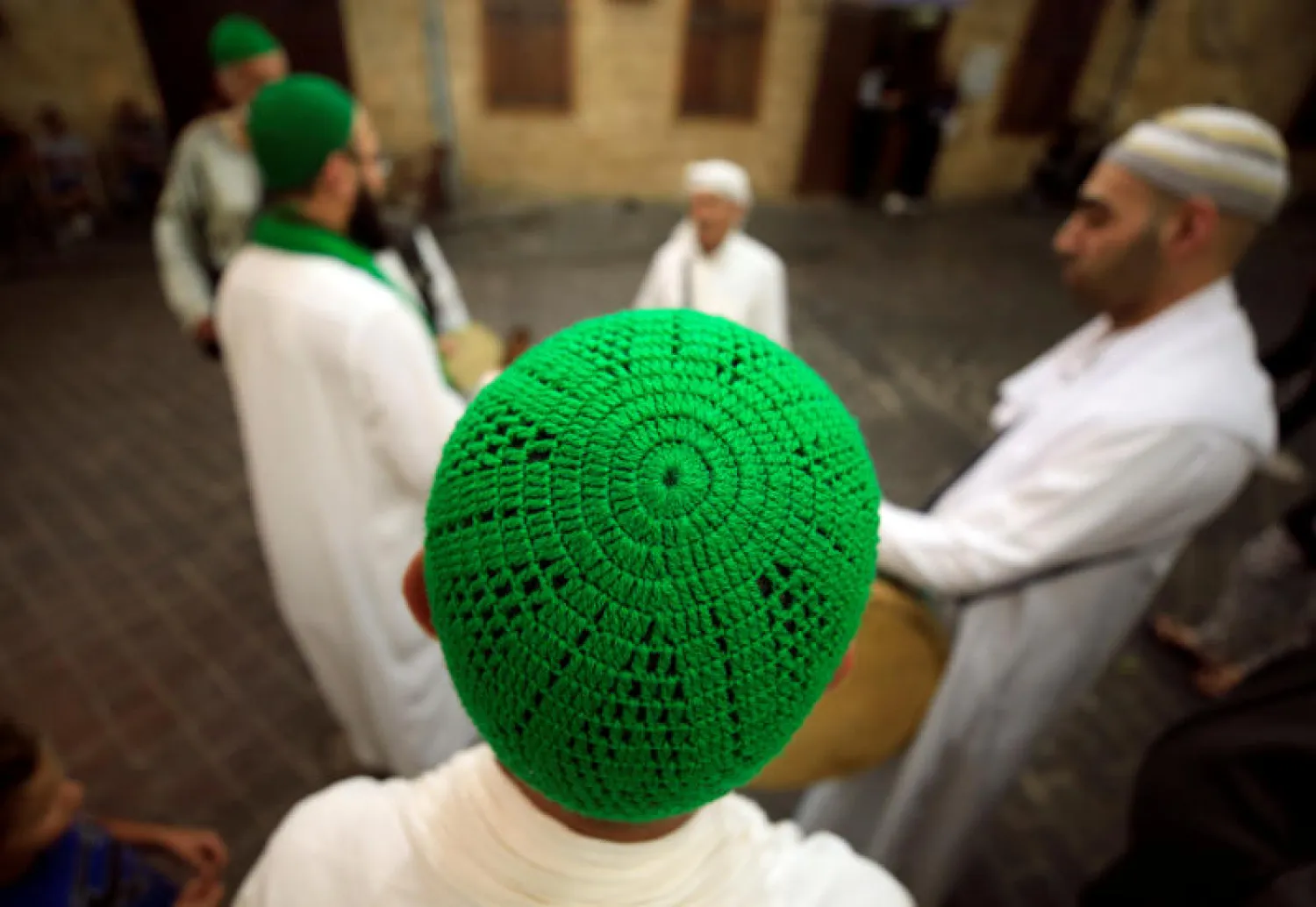 جانب من الاحتفالات بشهر رمضان في مدينة صيدا عاصمة الجنوب اللبناني (رويترز)