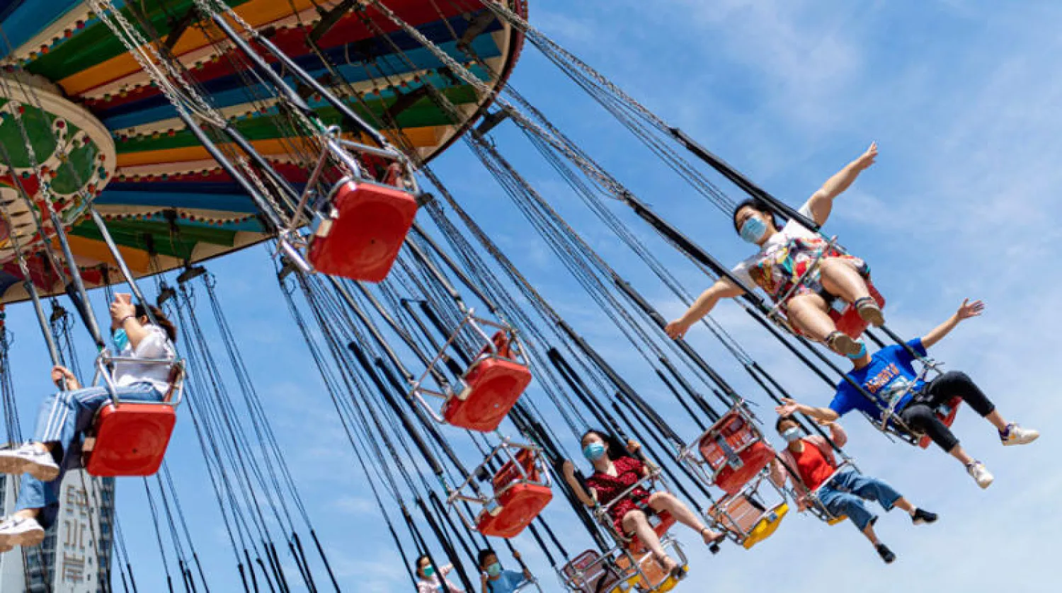 عادت مظاهر الحياة كافة في الصين تقريباً إلى طبيعتها قبل تفشي «كورونا» (أ.ب)