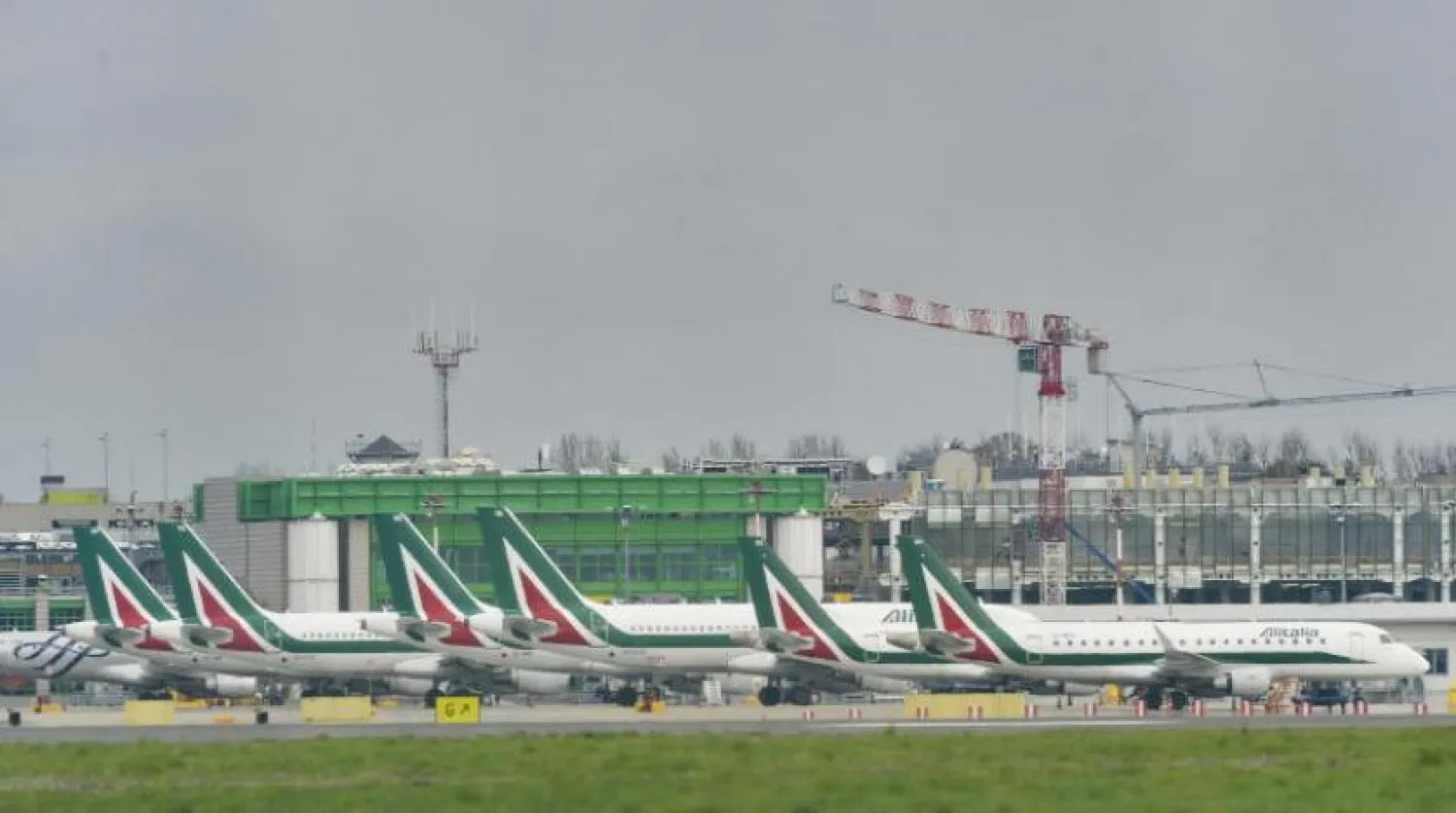 Milano’daki Malpensa Havalimanı Alitalia Havayolu Şirketi uçakları (EPA)