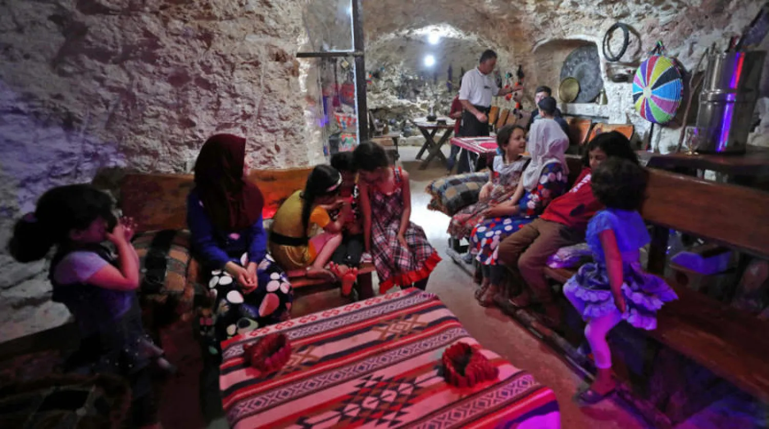 متحف تراثي داخل كهف