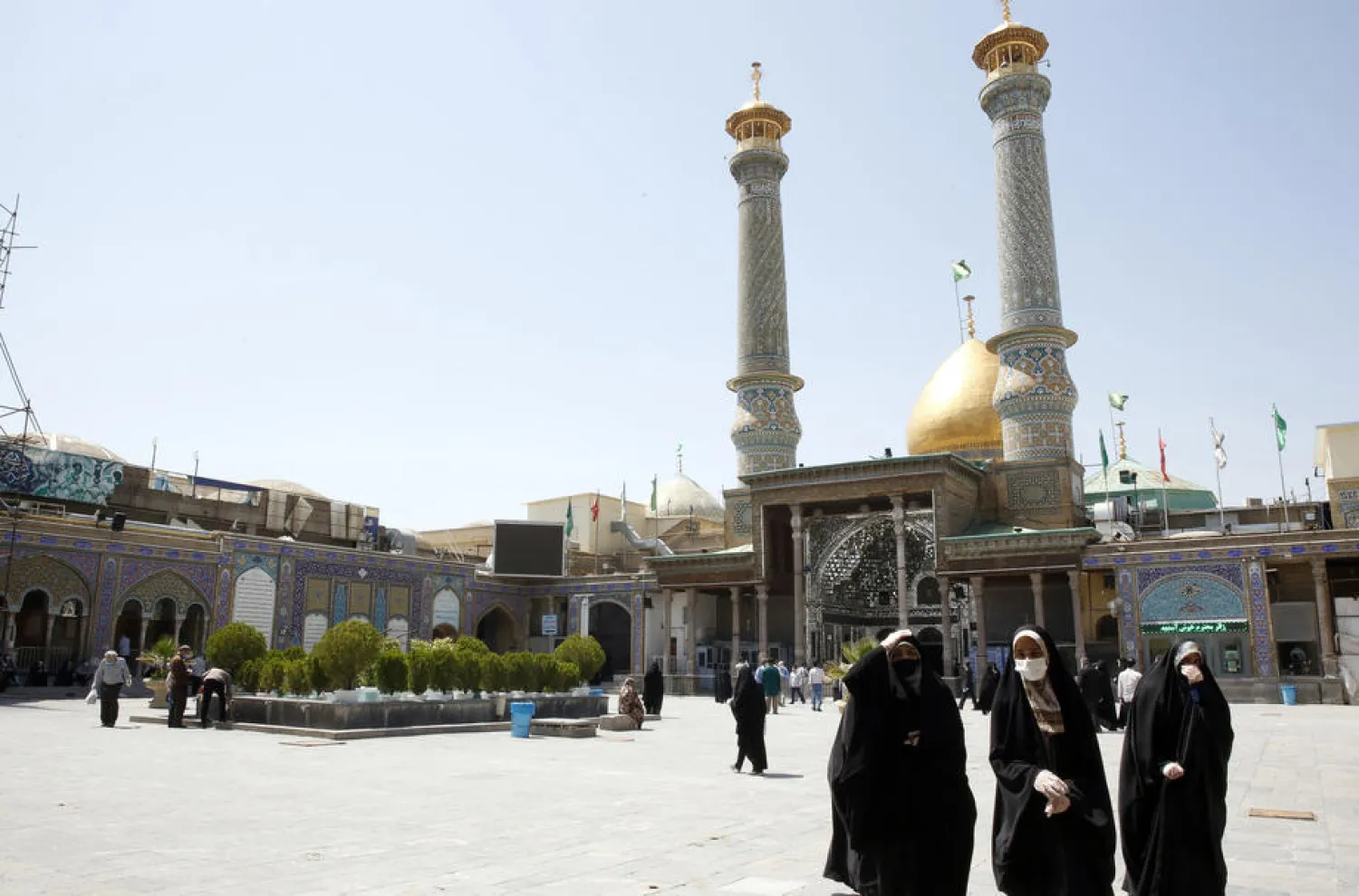 İran'da son 24 saatte koronavirüsten 34 kişi öldü