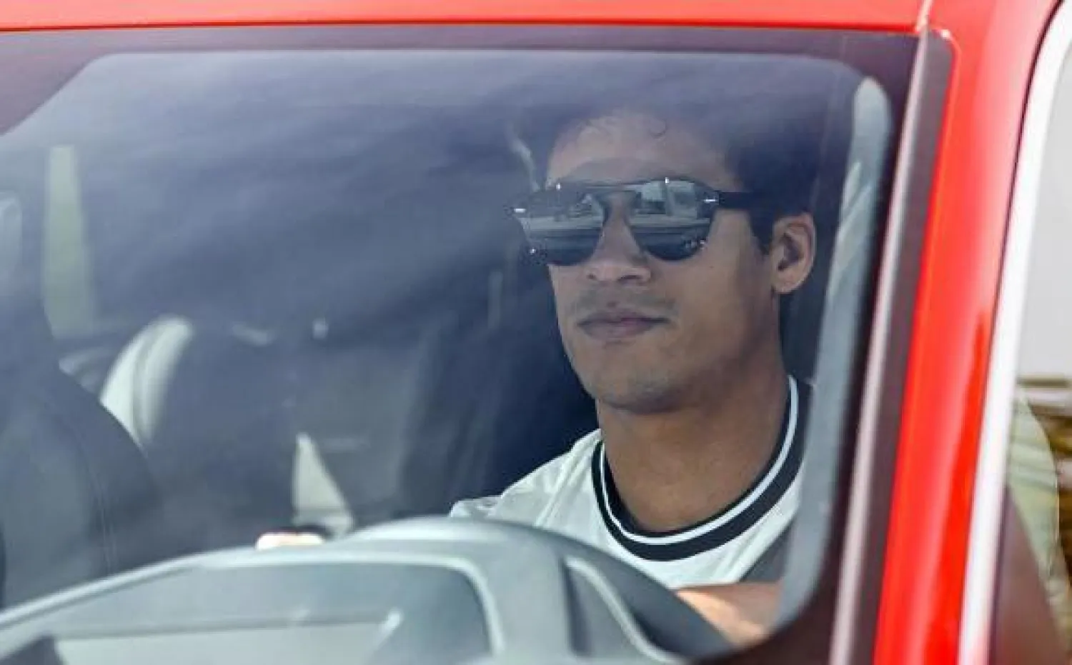 الدولي الفرنسي رافاييل فاران مدافع ريال مدريد (أ.ف.ب)