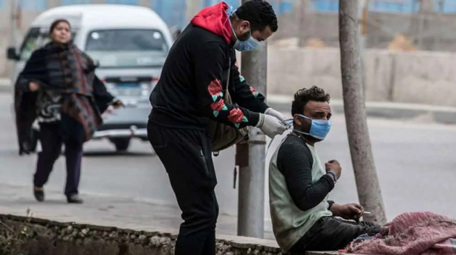 المصريون والكمامات... ندرة وعقوبات وتحذيرات من سوء الاستخدام