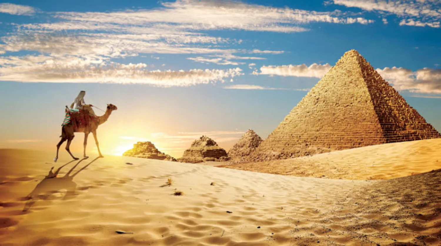 أظهر إحصاء أجري على إنستغرام أن معظم السياح المنتظرين لفك الحظر على السفر الجوي يتوقون إلى زيارة أهرامات الجيزة في مصر