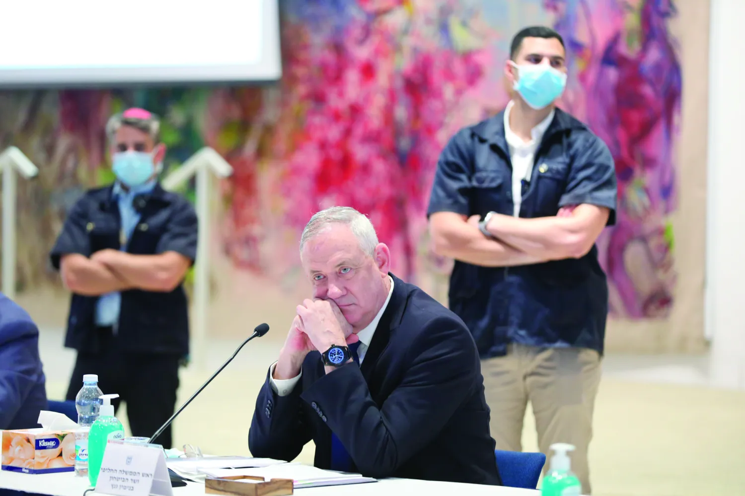 غانتس يجمّد قرار معاقبة البنوك الفلسطينية