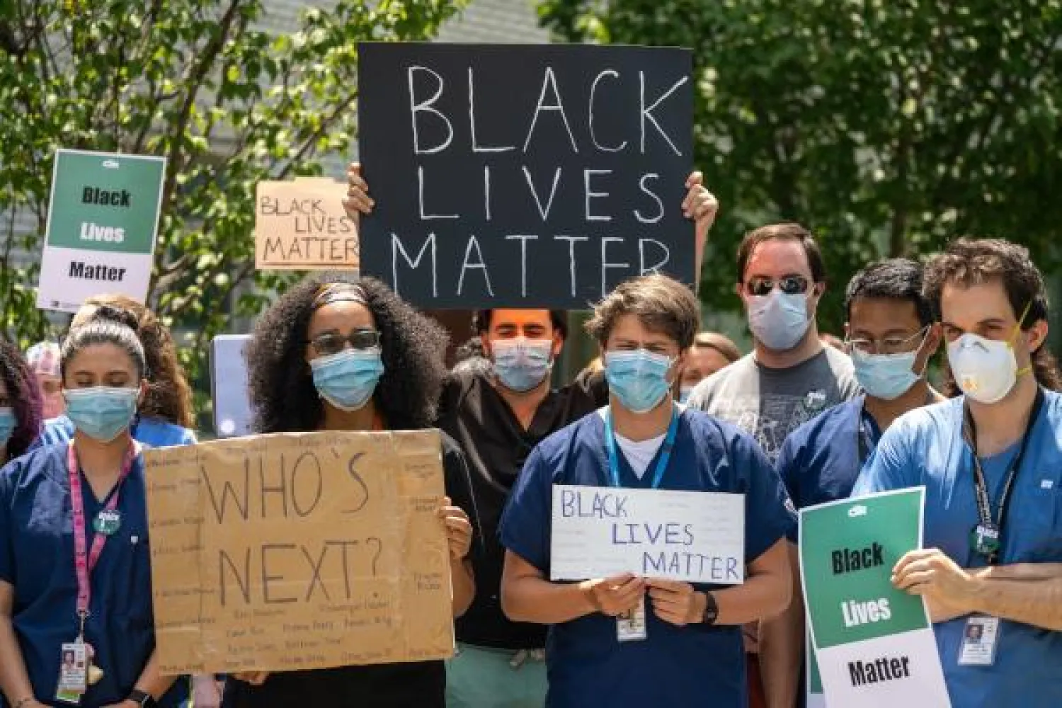 يخشى خبراء الصحة في الولايات المتحدة من موجة تفشّ جديدة للوباء في الأسابيع المقبلة بسبب التظاهرات (ا.ف.ب)