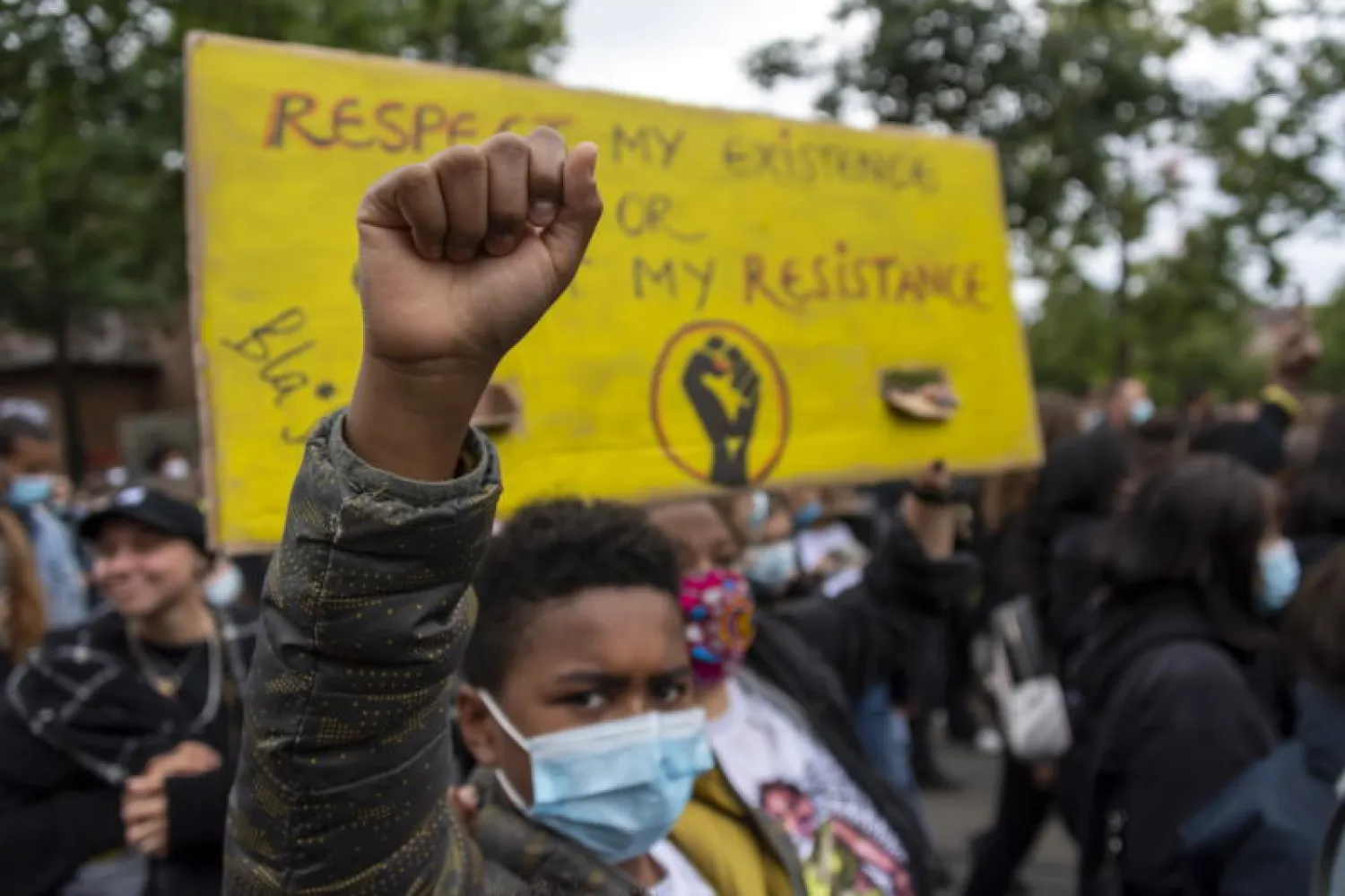 جانب من المظاهرات التى شهدتها سويسرا ضد العنصرية (إ.ب.أ)