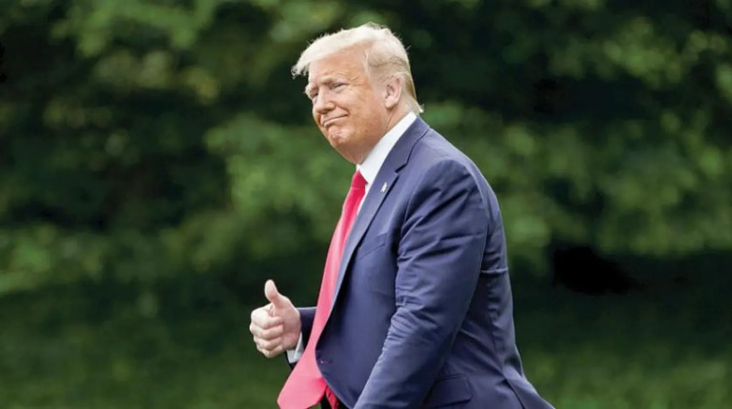 ABD Başkanı Trump, Beyaz Saray bahçesinde düzenlenen sürpriz basın toplantısından önce ekonominin performansıyla ilgili raporu şaşırtıcı olarak nitelendiren Twiter mesajları  attı. (Reuters) 