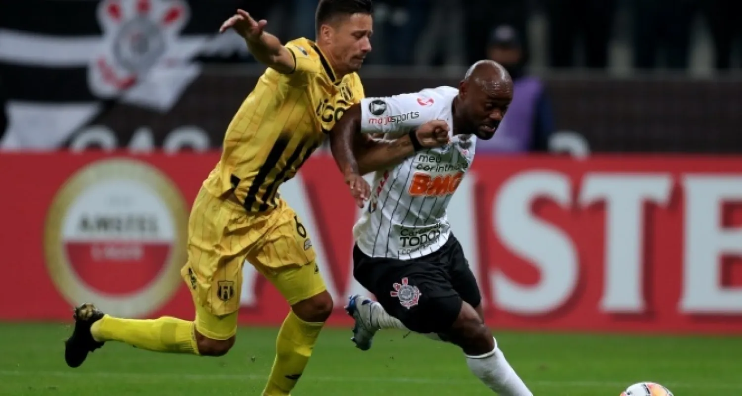 Corinthians, Vagner Love'ın sözleşmesini feshetti