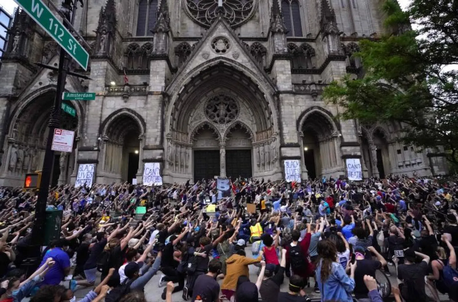 من الاحتجاجات على مقتل جورج فلويد في نيويورك (أ.ف.ب)