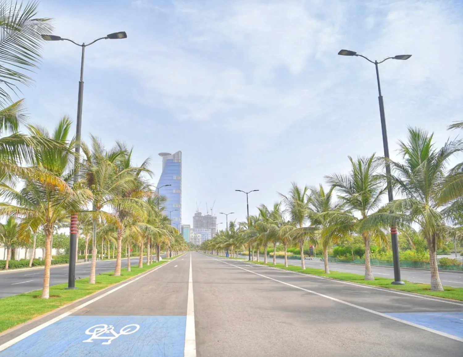 Streets are deserted in Jeddah amid curfew over the coronavirus. (SPA)