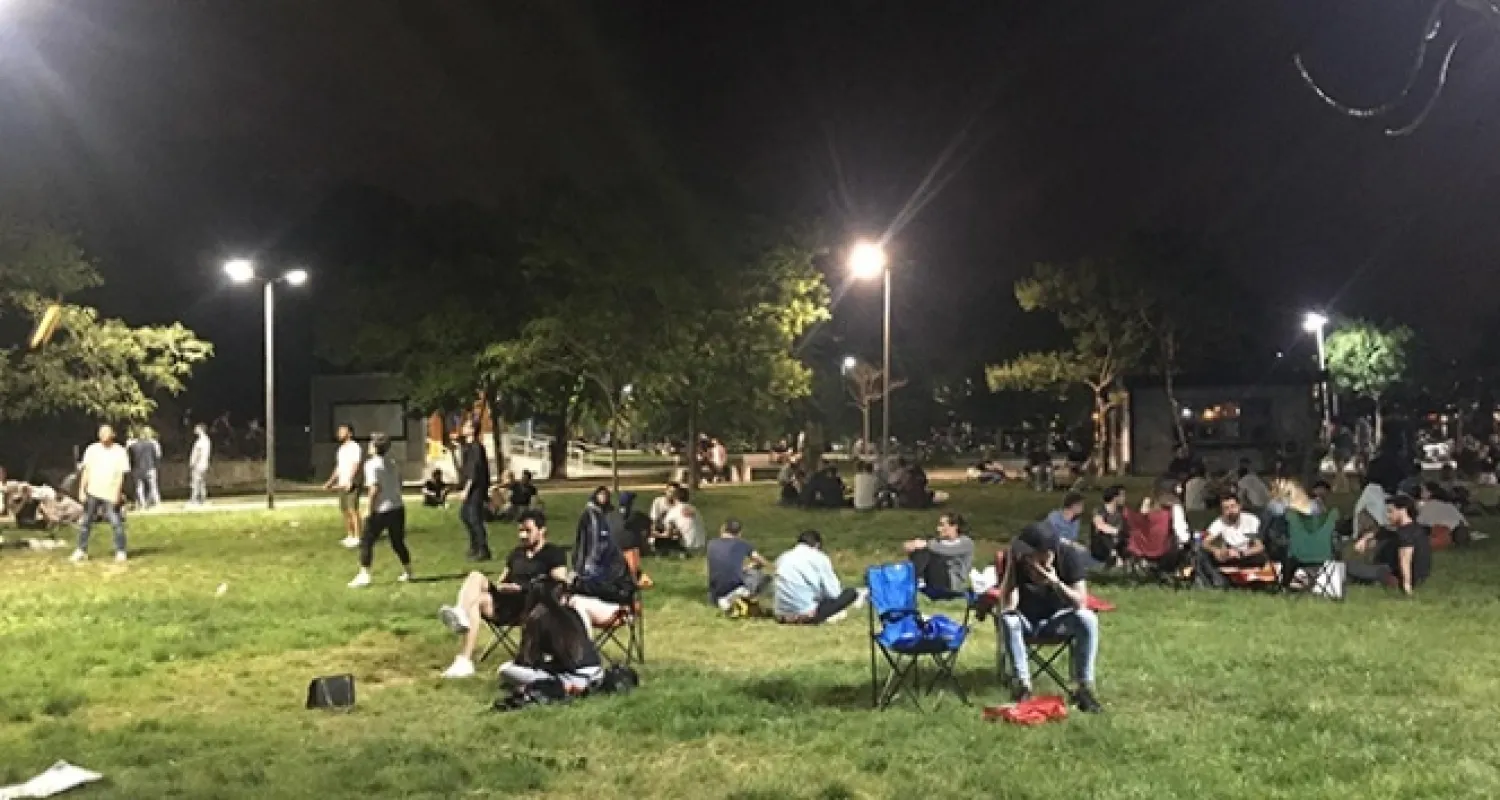 Moda Sahili gece boyu doldu taştı