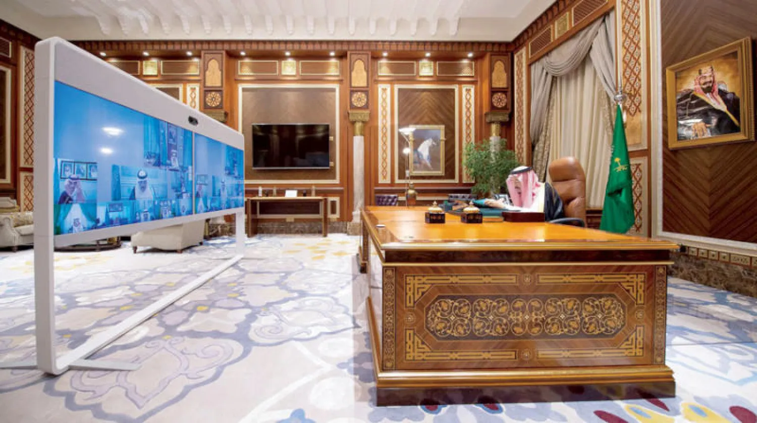 خادم الحرمين الشريفين مترئساً جلسة مجلس الوزراء عبر الاتصال المرئي (واس)