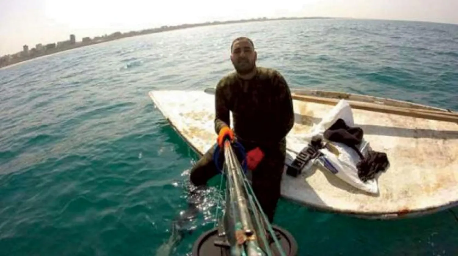 Gaza diver Ramy Miqdad | Asharq Al-Awsat