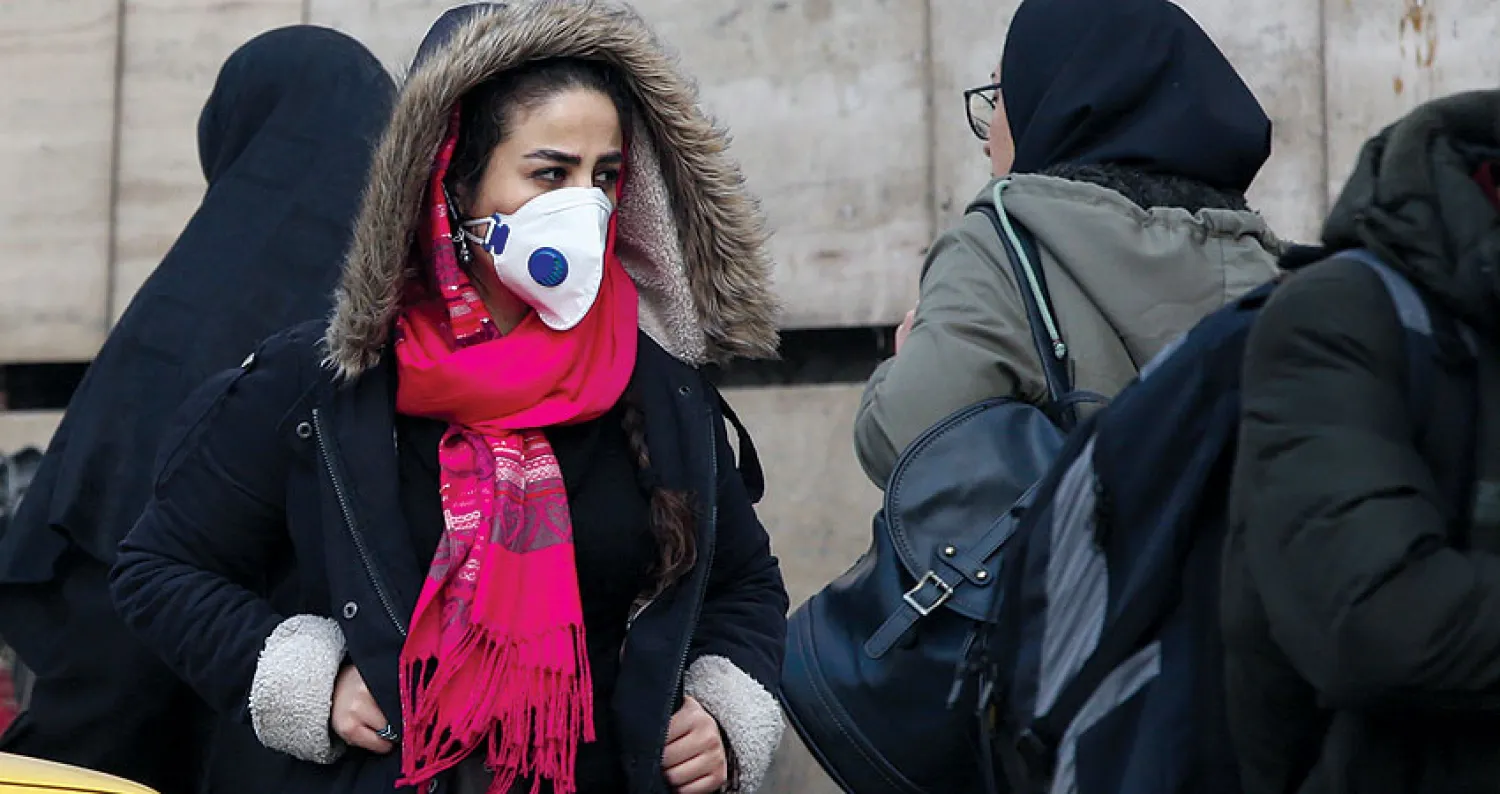 «المافيا الاقتصادية» وانهيار العملة يفاقمان أوجاع الإيرانيين