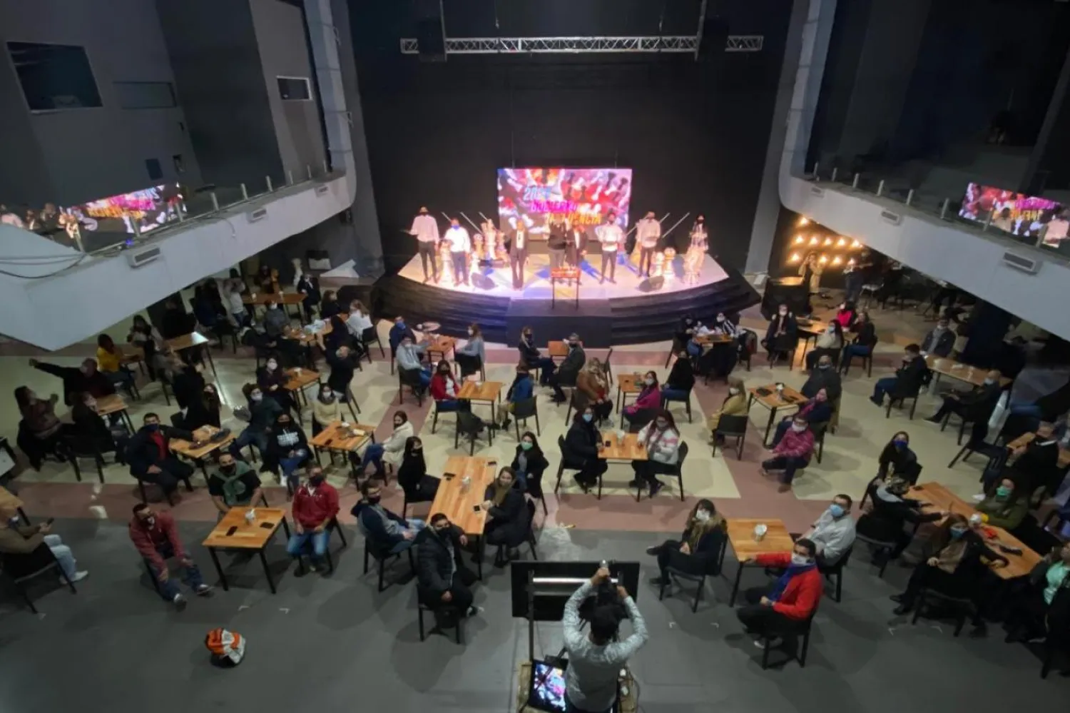 Papaz Cattaneo başka eylemler de düzenleyeceğini söyledi (Twitter/@Picchio_Fede)

