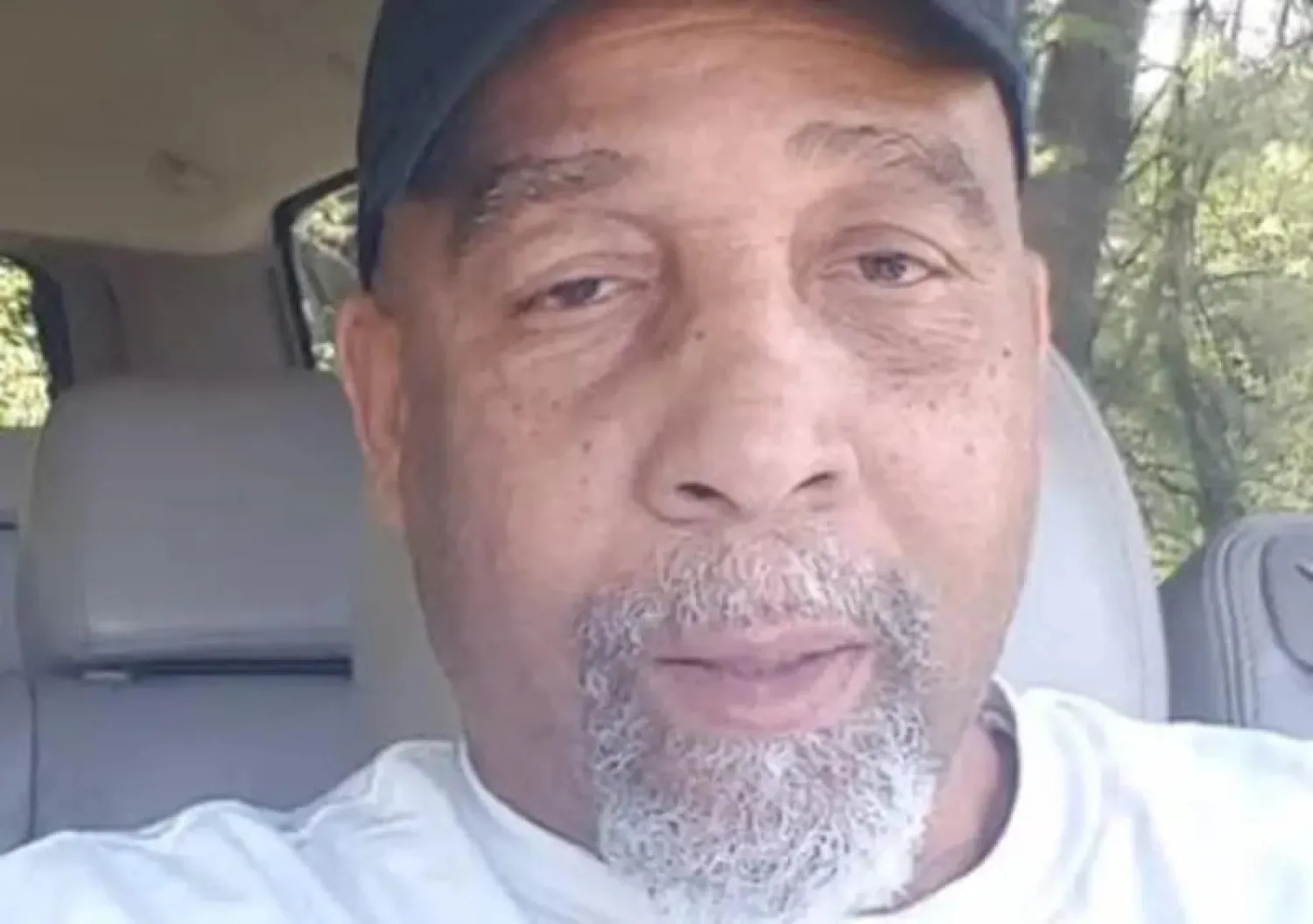 القس ليون ماكراي (يوتيوب)