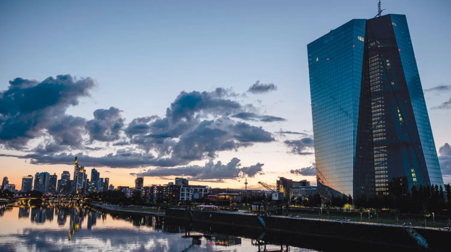 الحي المصرفي في فرانكفورت حيث يظهر السكون وسط تداعيات «كورونا» على الاقتصاد الألماني (أ.ف.ب)