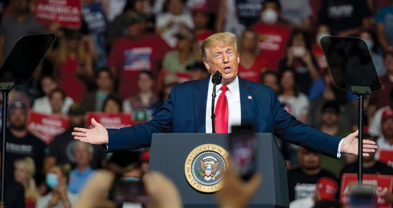 ترمب يتحدث أمام أنصاره في تولسا بأوكلاهوما مساء السبت (د.ب.أ)