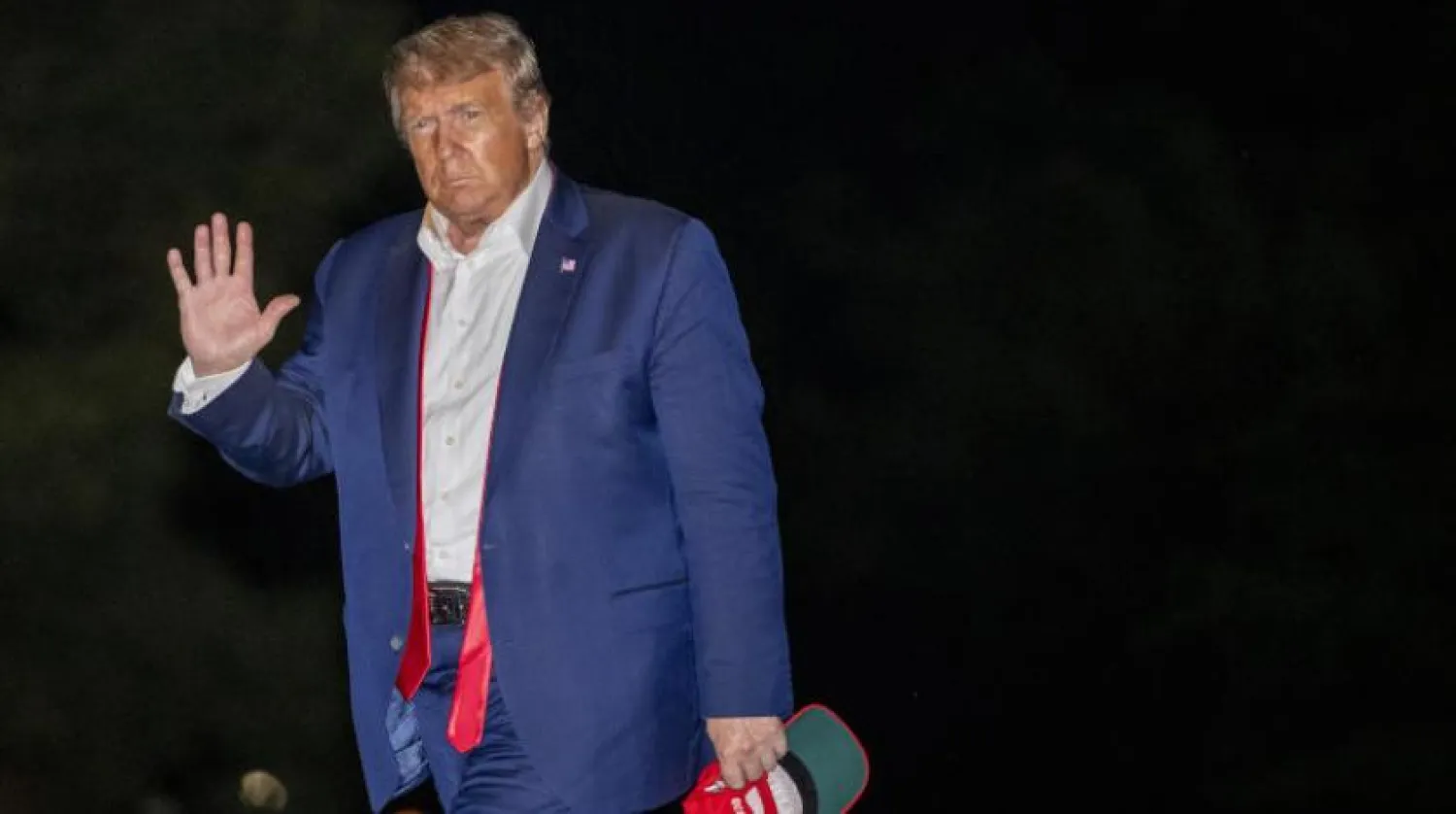 ABD Başkanı Donald Trump, bu sabah saatlerinde Tulsa'da seçim mitingine giderken (AP)
