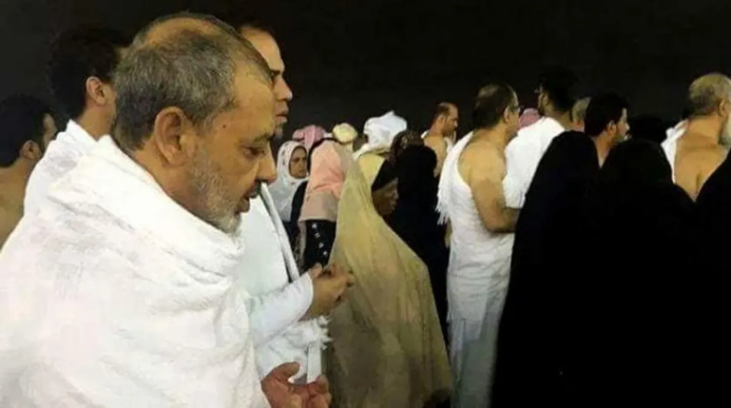 El-Ezher Şeyhi’nin umre yaparken görüntülendiği bir fotoğraf (Arşivden)