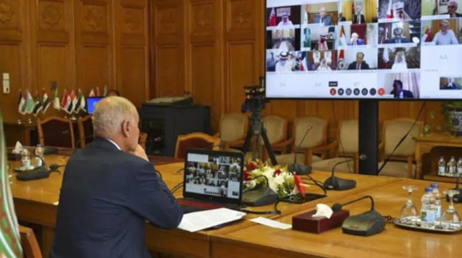 Video konferans yoluyla Arap dışişleri bakanları düzeyinde gerçekleştirilen olağanüstü toplantıdan bir kare (AFP)
