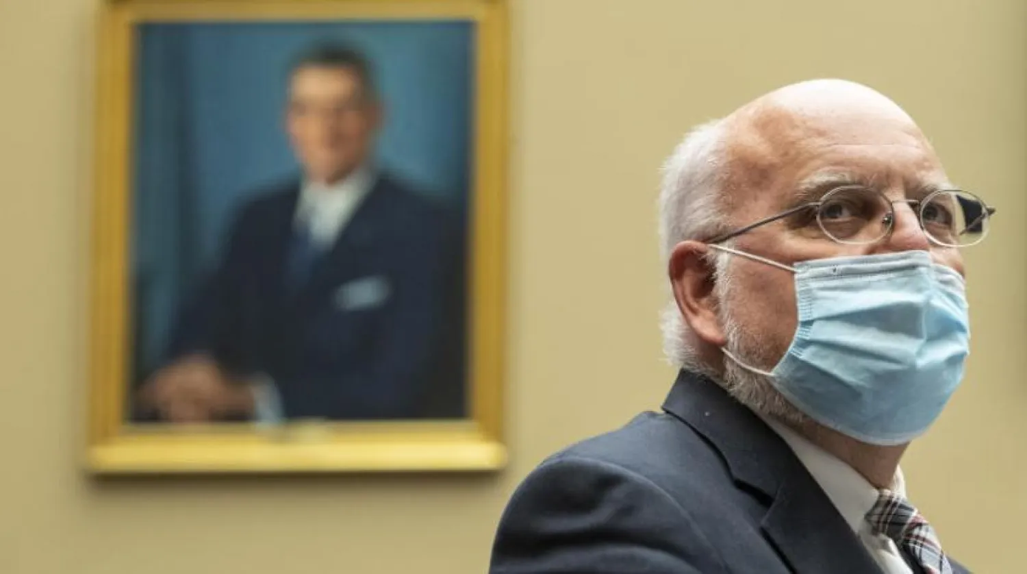 ABD Bulaşıcı Hastalıklar Kontrol ve Önleme Merkezleri'nin (CDC) direktörü Dr. Robert Redfield (AP)