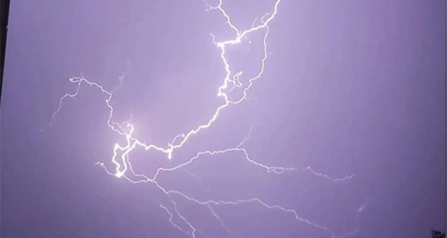 Hindistan'da yıldırım düştü: 23 ölü