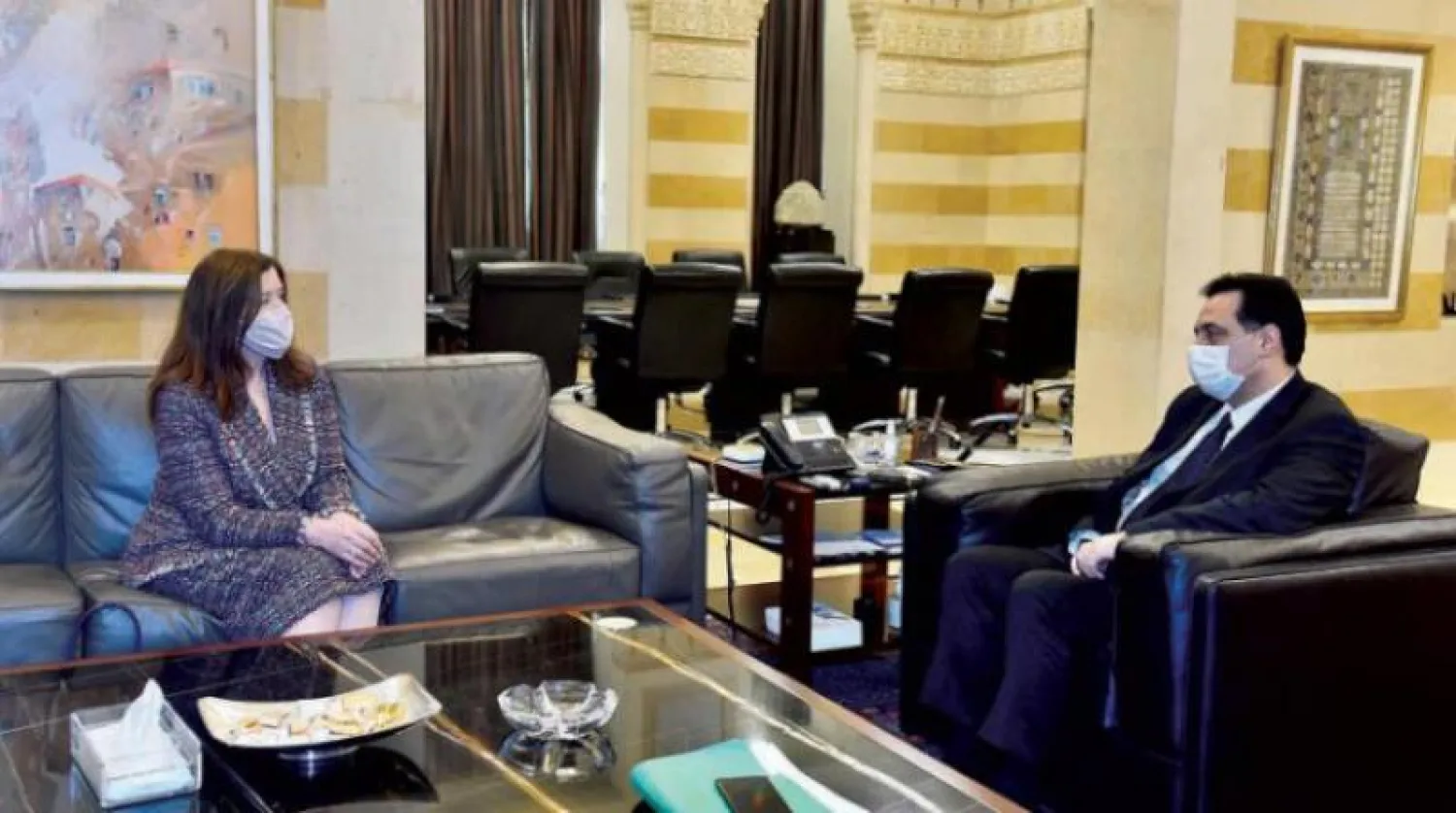 دياب مجتمعًا مع السفيرة الأميركية في وقت سابق (أرشيفية)