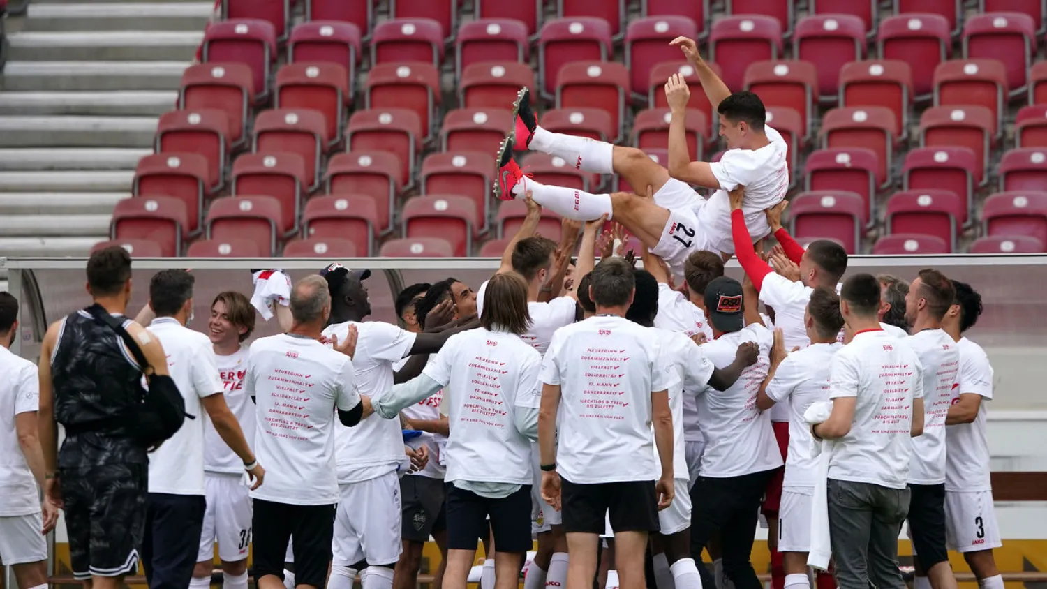 Mario Gomez brought the curtain down on his career with a goal on Sunday as he scored in VfB Stuttgart’s 3-1 loss to Darmstadt. (Getty Images)